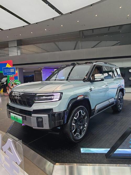 惠州65比亚迪方程豹硬派越野的爆款，英菲尼迪35周年与你共成长